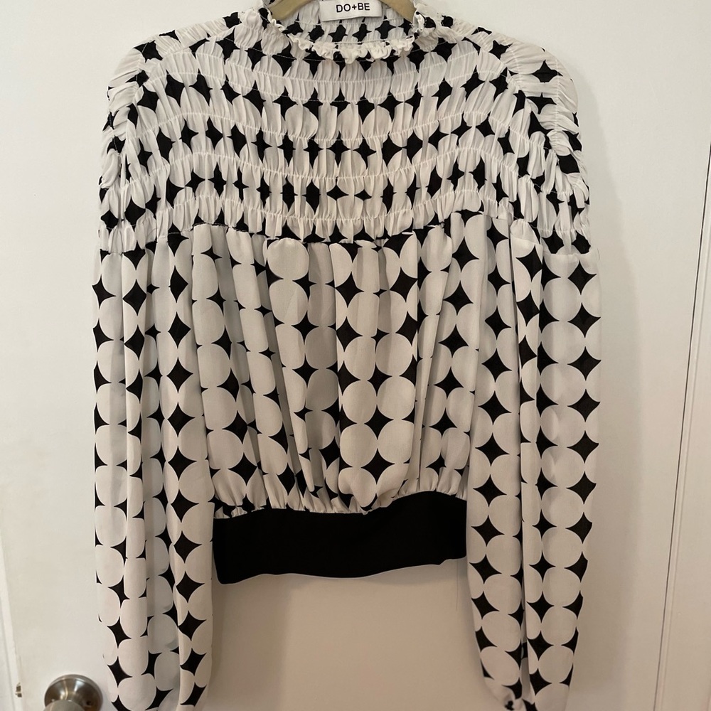 DO+BE High Neck Top